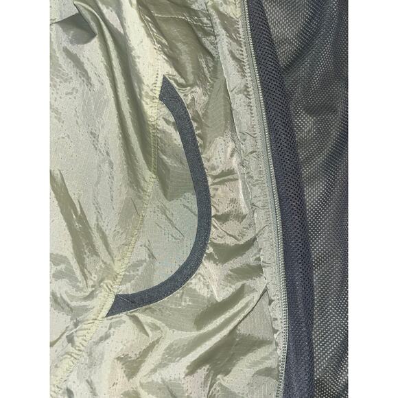 Woolrich Women’s Lightweight Zip-Up Vest – Size Me - Picture 8 of 8